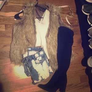 FUZZY FAUX FUR VEST